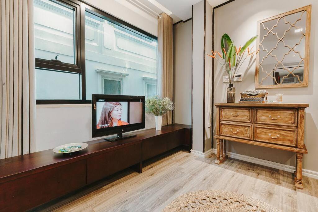 Homestay Giua Long Ha Noi - 10 Phut Den Pho Co هانوي المظهر الخارجي الصورة
